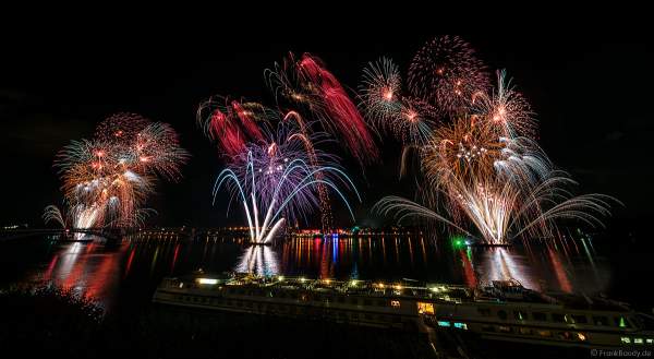 500 Meter breites Musikfeuerwerk bei den Mainzer Sommerlichter 2018