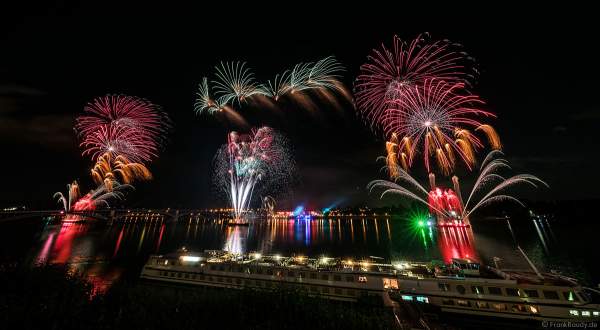 500 Meter breites Musikfeuerwerk bei den Mainzer Sommerlichter 2018