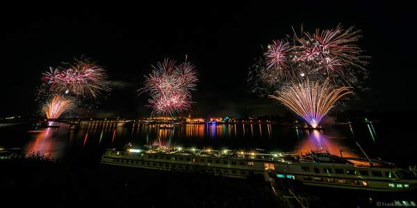 Mainzer Sommerlichter 2018 mit Feuerwerk am Samstagabend auf dem Rhein zwischen Mainz und Wiesbaden