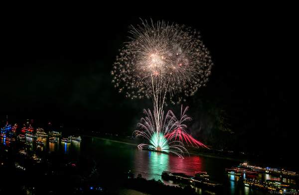 Feuerwerk Eclipse - The Great Gig In The Sky - Pink Floyd - Rhein in Flammen 2018 in Oberwesel