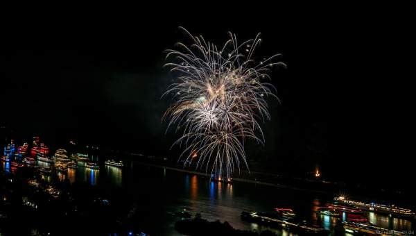 Feuerwerk Eclipse - The Great Gig In The Sky - Pink Floyd - Rhein in Flammen 2018 in Oberwesel