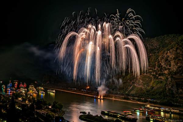 Feuerwerk Eclipse - The Great Gig In The Sky - Pink Floyd - Rhein in Flammen 2018 in Oberwesel