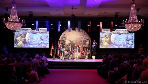Roland und Michael Mack bei der Pressekonferenz zur Eröffnung der Eurosat – CanCan Coaster & Eurosat Coastiality Achterbahn