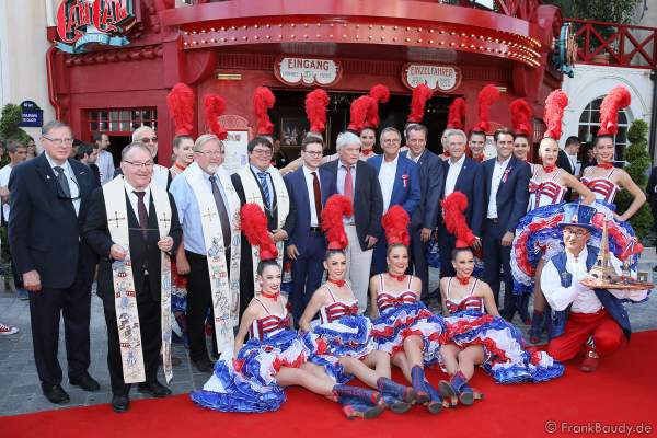 Familie Mack, Jean-Jacques und Jean-Victor Clerico und die Tänzerinnen des Moulin Rouge bei der Eröffnung der Eurosat – CanCan Coaster & Eurosat Coastiality Achterbahn im Europa-Park am 12. September 2018