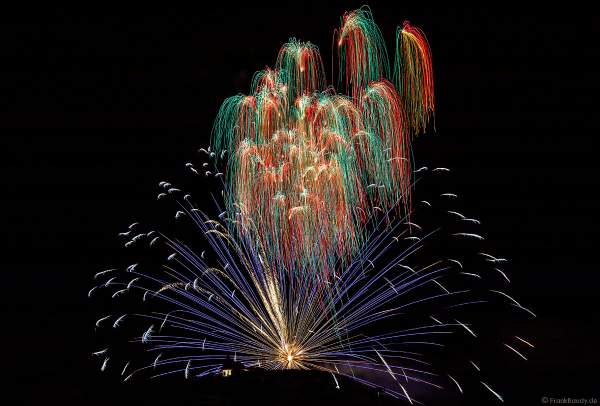 Feuerwerk an der Michaelskapelle auf dem Michelsberg beim Wurstmarkt 2018 in Bad Dürkheim