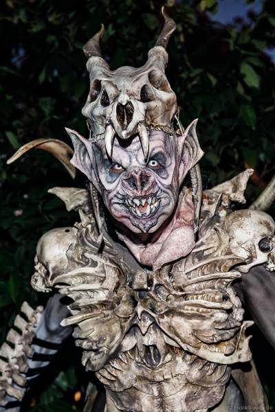Furchteinflößende Gestalten bei den Horror Nights – Traumatica 2018 zur Halloweenzeit im Europa-Park