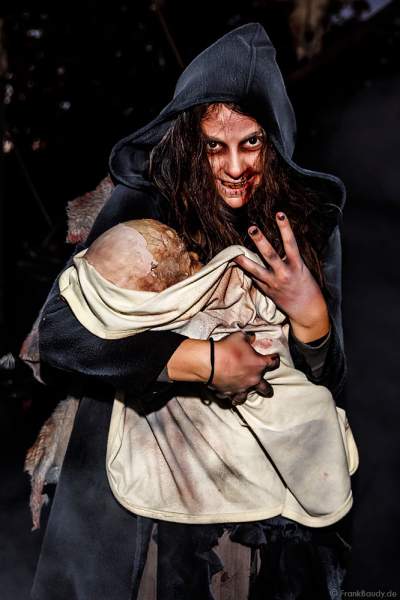 Kreaturen aus der Dunkelheit bei den Horror Nights – Traumatica 2018 zur Halloweenzeit im Europa-Park