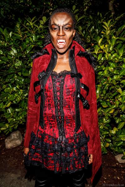 Furchteinflößende Gestalten bei den Horror Nights – Traumatica 2018 zur Halloweenzeit im Europa-Park