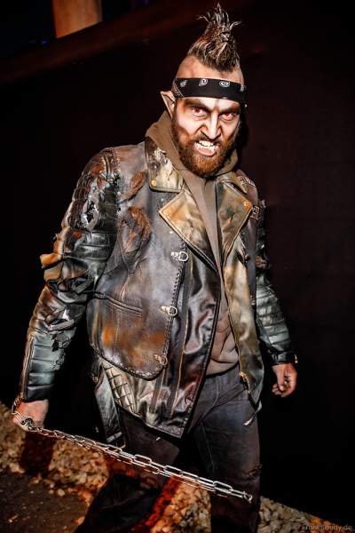 Furchteinflößende Gestalten bei den Horror Nights – Traumatica 2018 zur Halloweenzeit im Europa-Park