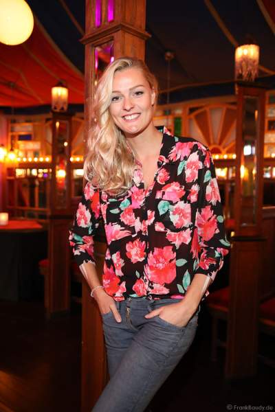 Germany's Next Topmodel Miriam Höller vor ihrer Verwandlung zu Myra Moon Mistress bei den Horror Nights 2018 im Europa-Park