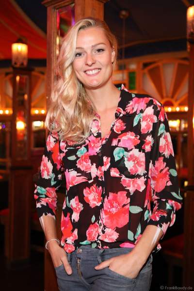 Germany's Next Topmodel Miriam Höller vor ihrer Verwandlung zu Myra Moon Mistress bei den Horror Nights 2018 im Europa-Park