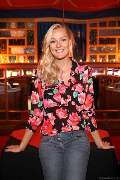 Germany's Next Topmodel Miriam Höller vor ihrer Verwandlung zu Myra Moon Mistress bei den Horror Nights 2018 im Europa-Park