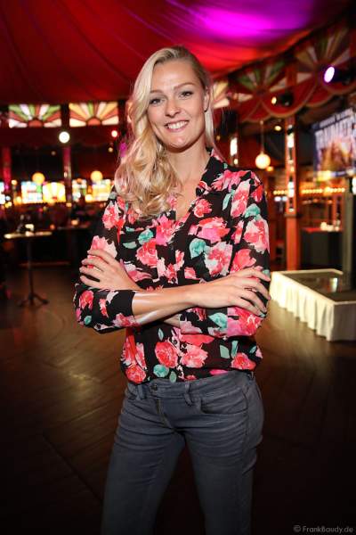 Germany's Next Topmodel Miriam Höller vor ihrer Verwandlung zu Myra Moon Mistress bei den Horror Nights 2018 im Europa-Park