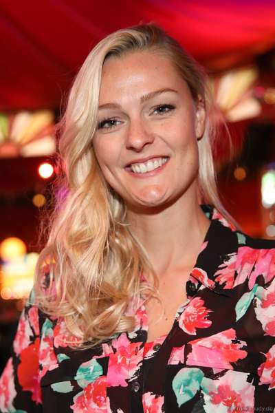 Miriam Höller vor ihrer Verwandlung zu Myra Moon Mistress bei den Horror Nights 2018 im Europa-Park