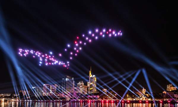 Der Frankfurter Adler bei der Drohnen- und Lichtshow STERNENBILDER – EINE SYMPHONIE FÜR DIE FRANKFURTER ALTSTADT 2018