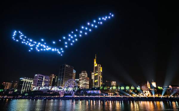 Der Frankfurter Adler bei der Drohnen- und Lichtshow STERNENBILDER – EINE SYMPHONIE FÜR DIE FRANKFURTER ALTSTADT 2018