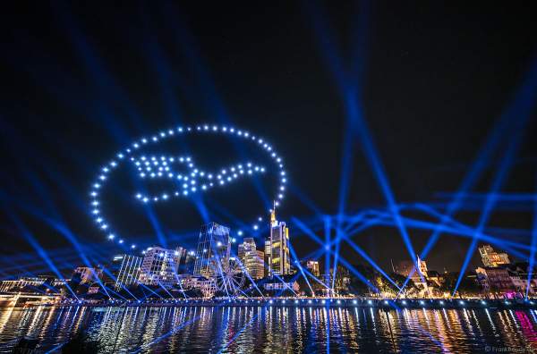 Die Lufthansa verbindet Frankfurt mit der Welt - Drohnen- und Lichtshow STERNENBILDER – EINE SYMPHONIE FÜR DIE FRANKFURTER ALTSTADT 2018