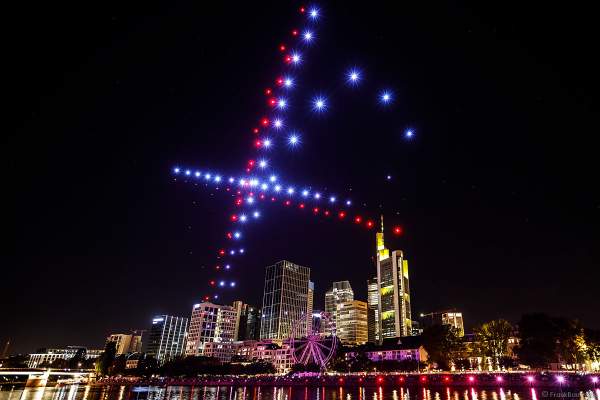 Frankfurt als Verkehrsknotenpunkt im Herzen von Europa - Drohnen- und Lichtshow STERNENBILDER – EINE SYMPHONIE FÜR DIE FRANKFURTER ALTSTADT 2018