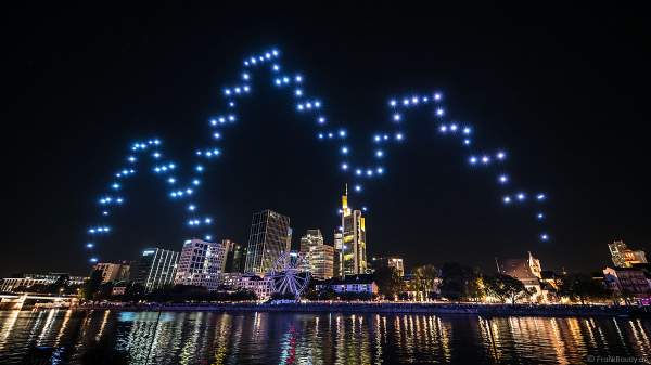 Die Römer-Fassade bei der Drohnen- und Lichtshow STERNENBILDER – EINE SYMPHONIE FÜR DIE FRANKFURTER ALTSTADT 2018