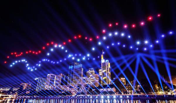 Die Mainova AG versorgt die gesamte Rhein-Main-Region mit Energie - Drohnen- und Lichtshow STERNENBILDER – EINE SYMPHONIE FÜR DIE FRANKFURTER ALTSTADT 2018