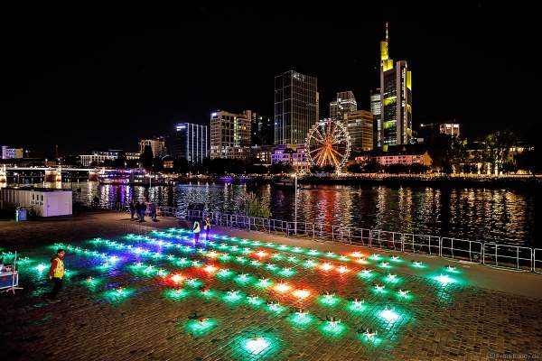 110 LED-Quadrocopter der Firma SKYMAGIC für die große Drohnen- und Lichtshow STERNENBILDER – EINE SYMPHONIE FÜR DIE FRANKFURTER ALTSTADT 2018