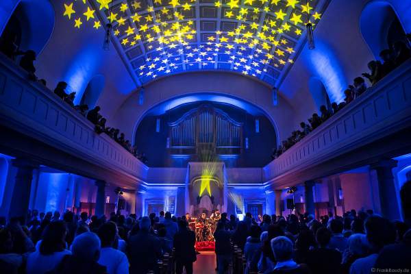CHURCH IN COLORS mit Sternenhimmel in der Prot. Kirche Böhl am 28. Oktober 2018