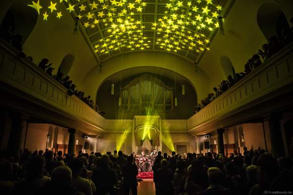 CHURCH IN COLORS mit Sternenhimmel in der Prot. Kirche Böhl am 28. Oktober 2018
