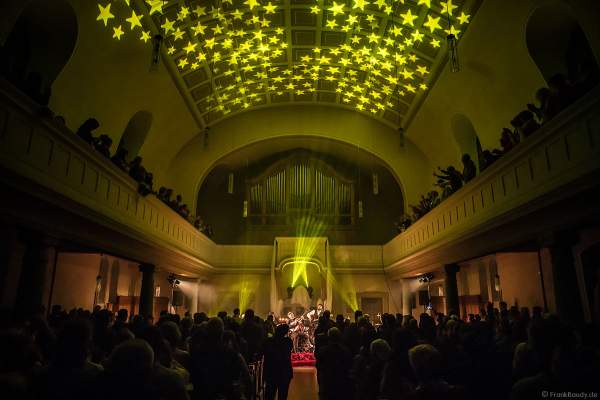 CHURCH IN COLORS mit Sternenhimmel in der Prot. Kirche Böhl am 28. Oktober 2018
