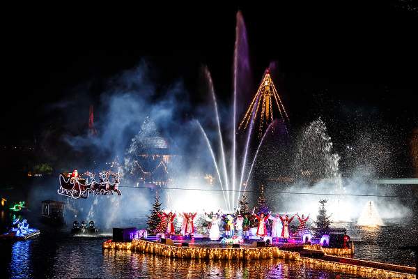 Weihnachtliche Wassershow ED UND EDDAS WINTERZAUBER auf dem See im Europa-Park 2018