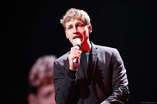 Tim Bendzko bei Night of the Proms 2018 in der SAP Arena Mannheim
