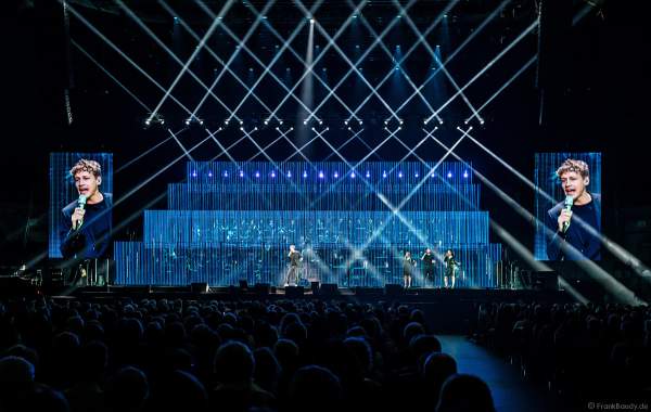 Tim Bendzko bei Night of the Proms 2018 in der SAP Arena Mannheim