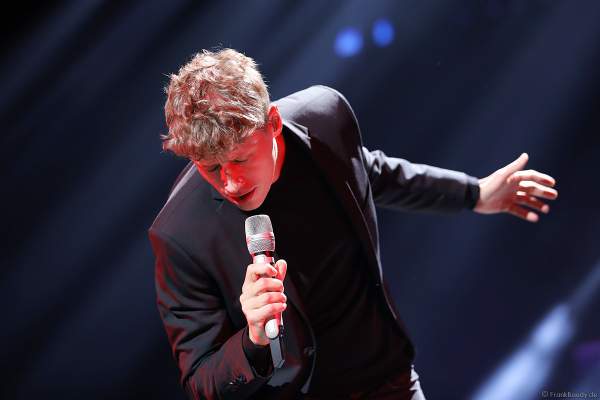 Tim Bendzko bei Night of the Proms 2018 in der SAP Arena Mannheim