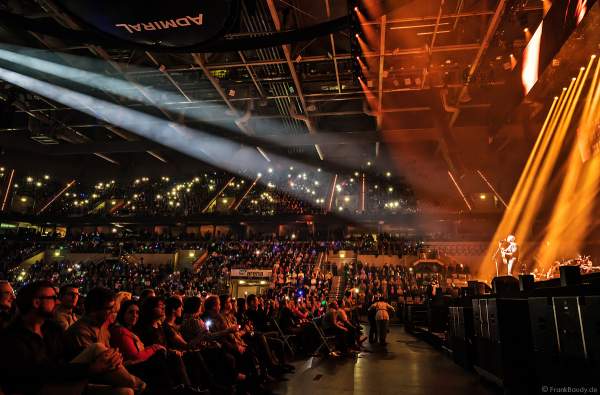 Der belgische Singer-Songwriter Milow bei Night of the Proms 2018 in der SAP Arena Mannheim