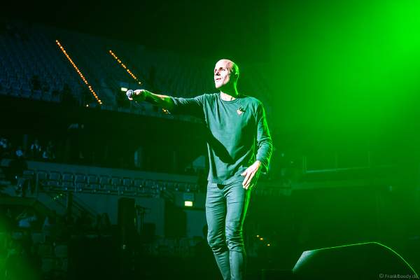 Der belgische Singer-Songwriter Milow bei Night of the Proms 2018 in der SAP Arena Mannheim