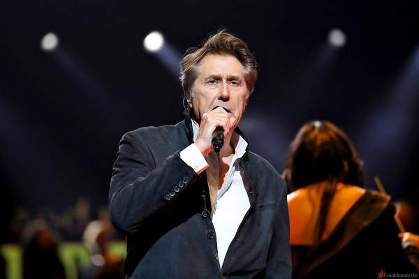 Bryan Ferry von der ehem. Gruppe Roxy Music bei Night of the Proms 2018 in der SAP Arena Mannheim