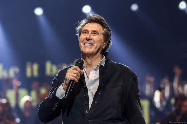 Bryan Ferry von der ehem. Gruppe Roxy Music bei Night of the Proms 2018 in der SAP Arena Mannheim