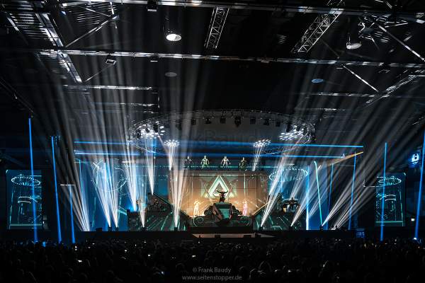 Große Lightshow bei der Show KaleidoLuna von DJ BoBo am 11. Januar 2019 in der Europa-Park Arena Rust