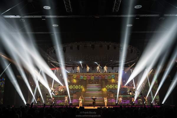Große Lightshow bei der Show KaleidoLuna von DJ BoBo am 11. Januar 2019 in der Europa-Park Arena Rust