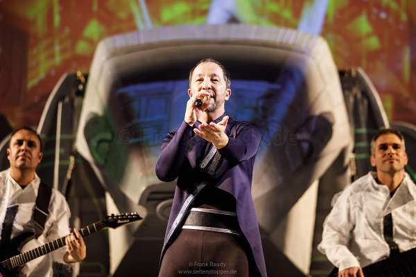 DJ BoBo bei der Weltpremiere der Show KaleidoLuna am 11. Januar 2019 in der Europa-Park Arena Rust