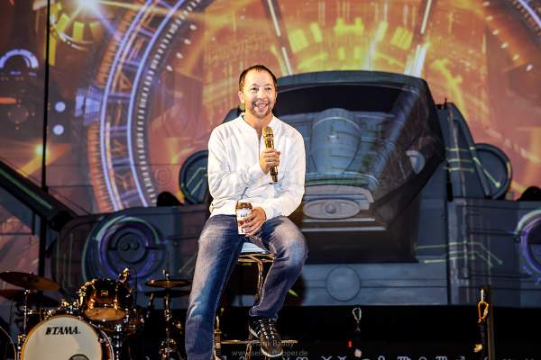 DJ BoBo bei der Pressekonferenz nach der Weltpremiere seiner neuen Show KaleidoLuna am 11. Januar 2019 in der Europa-Park Arena Rust
