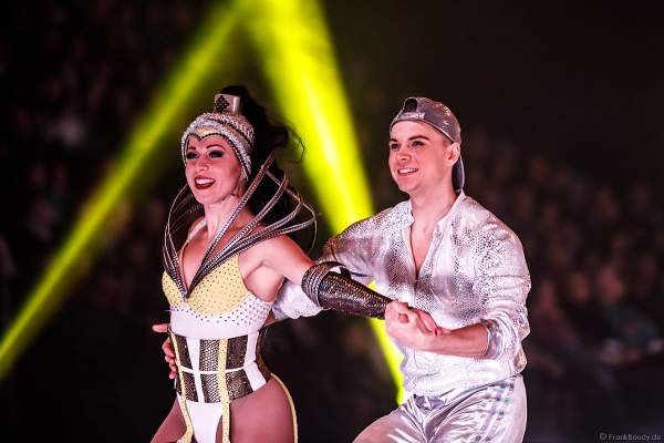 Danil Berdnikov und Joyce den Hollander bei der Eisshow SHOWTIME von Holiday on Ice in der Festhalle Frankfurt und SAP Arena Mannheim 2018-2019