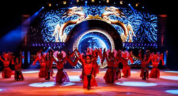 Eiskunstläuferin Tippy Packard bei der Eisshow SHOWTIME von Holiday on Ice in der Festhalle Frankfurt und SAP Arena Mannheim 2018-2019