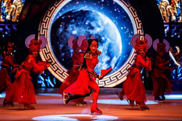 Eiskunstläuferin Tippy Packard bei der Eisshow SHOWTIME von Holiday on Ice in der Festhalle Frankfurt und SAP Arena Mannheim 2018-2019