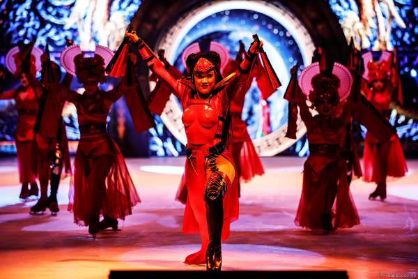 Eiskunstläuferin Tippy Packard bei der Eisshow SHOWTIME von Holiday on Ice in der Festhalle Frankfurt und SAP Arena Mannheim 2018-2019