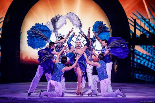 Eiskunstläuferin Kseniia Chepizhko und Cast bei der Eisshow SHOWTIME von Holiday on Ice in der Festhalle Frankfurt und SAP Arena Mannheim 2018-2019