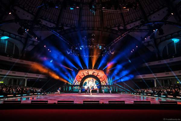 Eiskunstläuferin Kseniia Chepizhko und Cast bei der Eisshow SHOWTIME von Holiday on Ice in der Festhalle Frankfurt und SAP Arena Mannheim 2018-2019