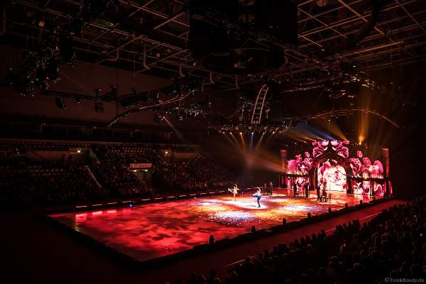 Alexey Rogonov und Alina Ustimkina bei der Eisshow SHOWTIME von Holiday on Ice in der Festhalle Frankfurt und SAP Arena Mannheim 2018-2019