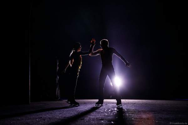 Alexey Rogonov und Alina Ustimkina bei der Eisshow SHOWTIME von Holiday on Ice in der Festhalle Frankfurt und SAP Arena Mannheim 2018-2019