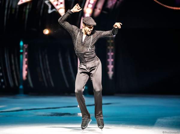 Eiskunstläufer Rohene Ward bei der Eisshow SHOWTIME von Holiday on Ice in der Festhalle Frankfurt und SAP Arena Mannheim 2018-2019