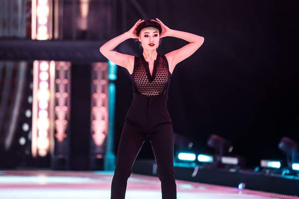 Eiskunstläuferin Kseniia Chepizhko bei der Eisshow SHOWTIME von Holiday on Ice in der Festhalle Frankfurt und SAP Arena Mannheim 2018-2019
